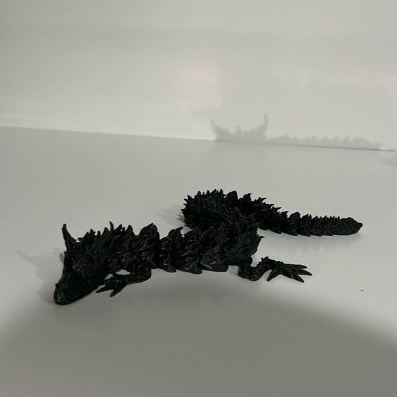 Black dragon (come in a variety of colors) - Picture 1 of 1